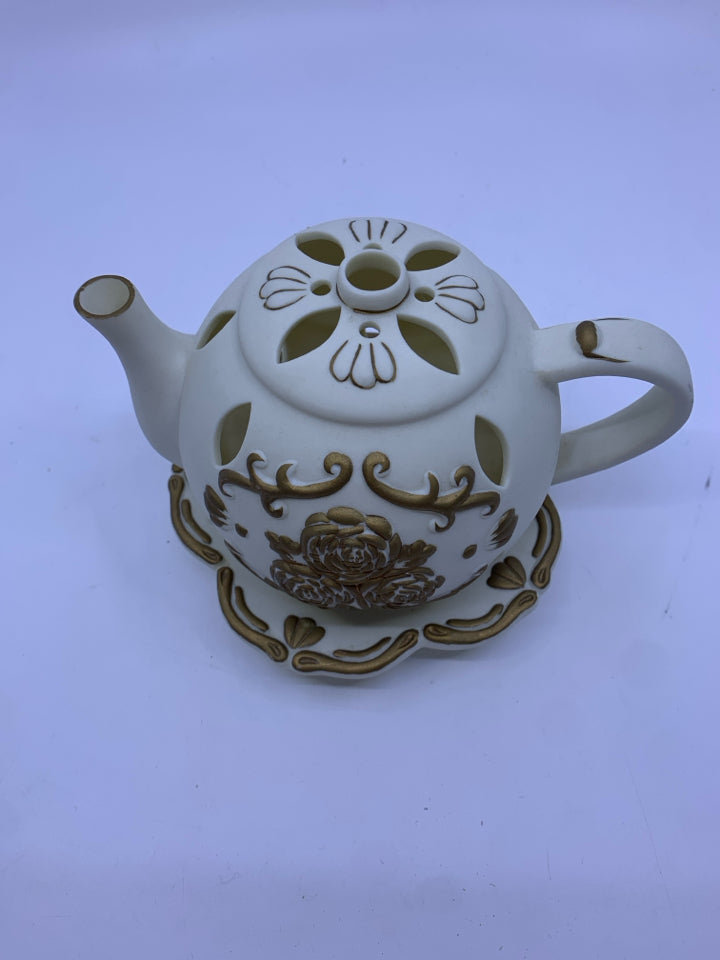 CREAM W GOLD ACCENTS CERAMIC TEAPOT TEA LIGHT HOLDER.