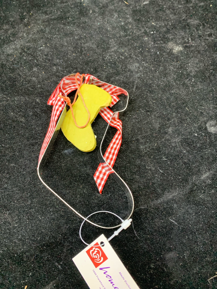 SILVER METAL STOCKING COOKIE CUTTER ORNAMENT.