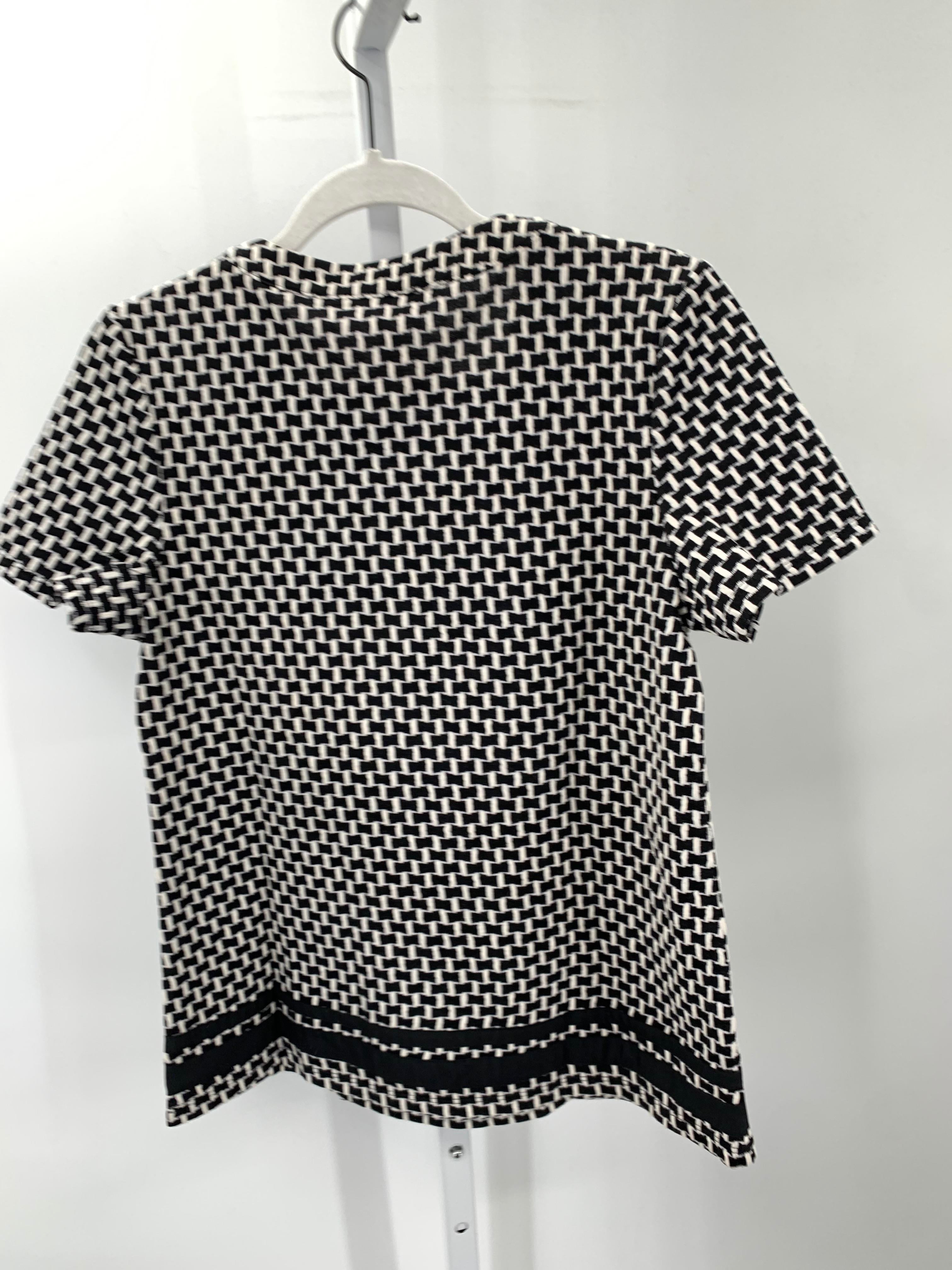 Size Medium Misses Short Sleeve Shirt