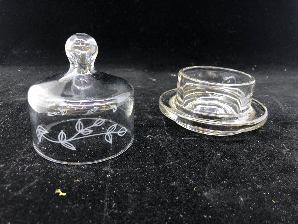 SMALL CLEAR GLASS BUTTER HOLDER W/ ETCHED LEAVES.