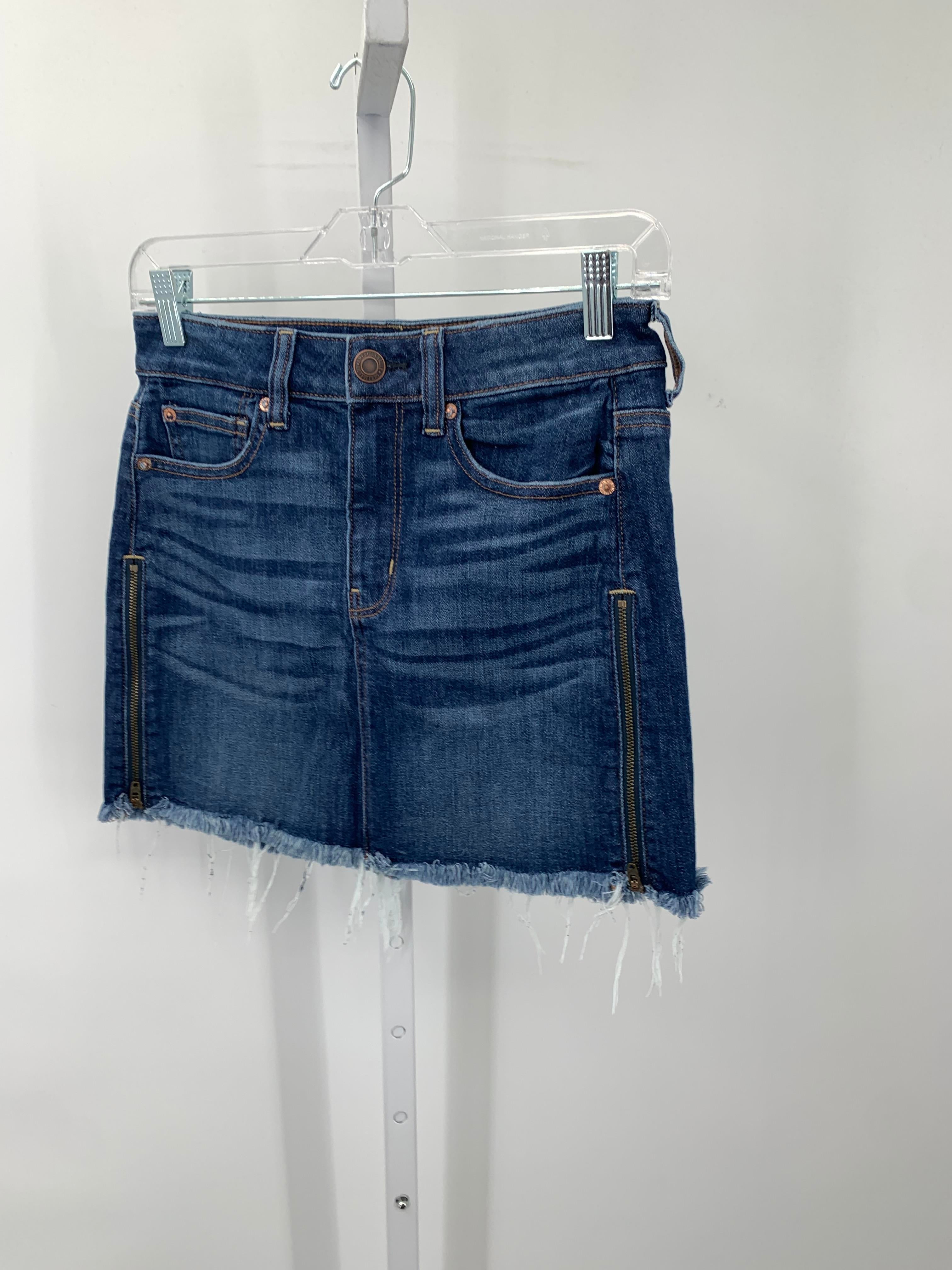American Eagle Size 4 Juniors Shorts