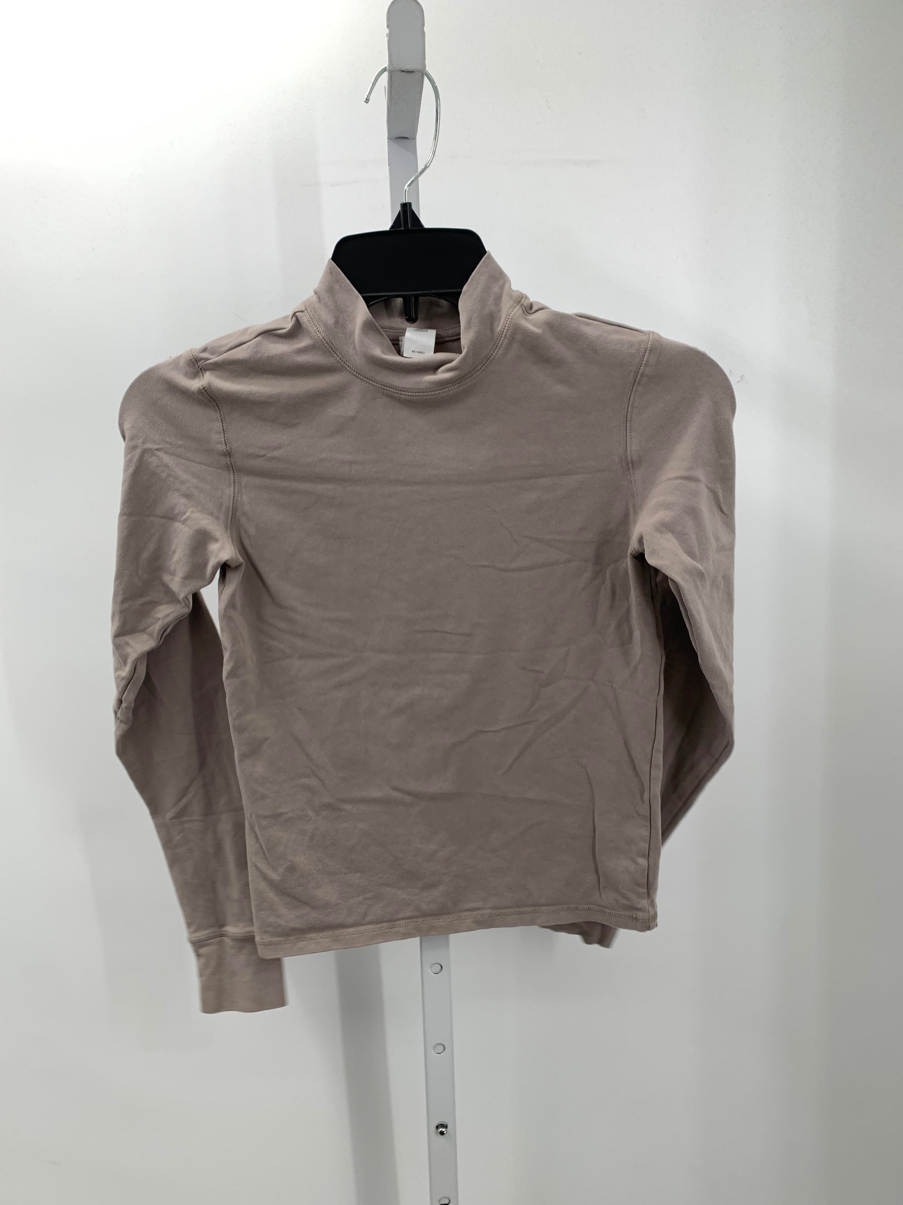 Yogalicious Size Small Misses Long Sleeve Shirt