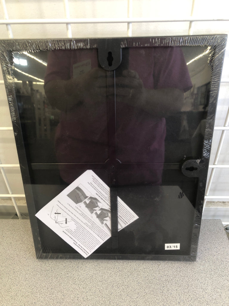 NIP BLACK FRAME FRONT LOADING FORMAT FRAME.