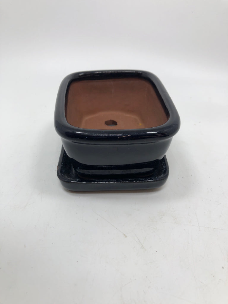 BLACK GLAZE TERRA COTTA PLANTER W/DRIP TRAY.