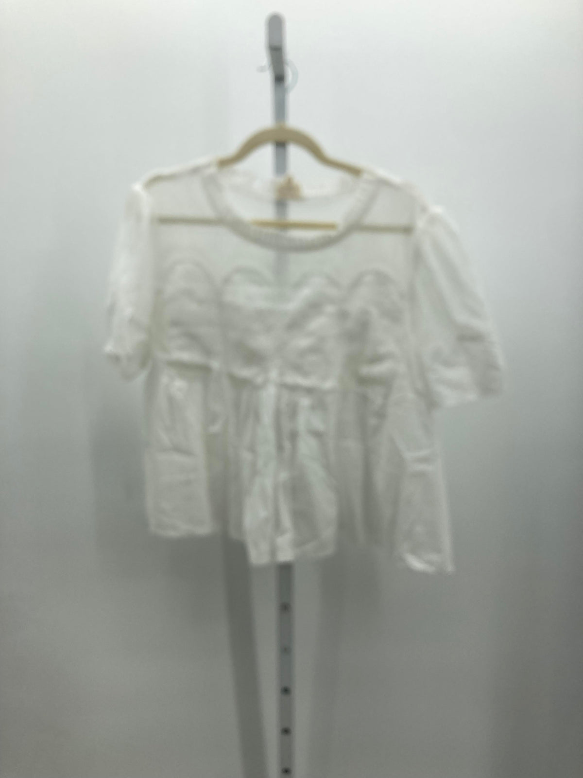 Size Extra Large Misses Short Sleeve Shirt