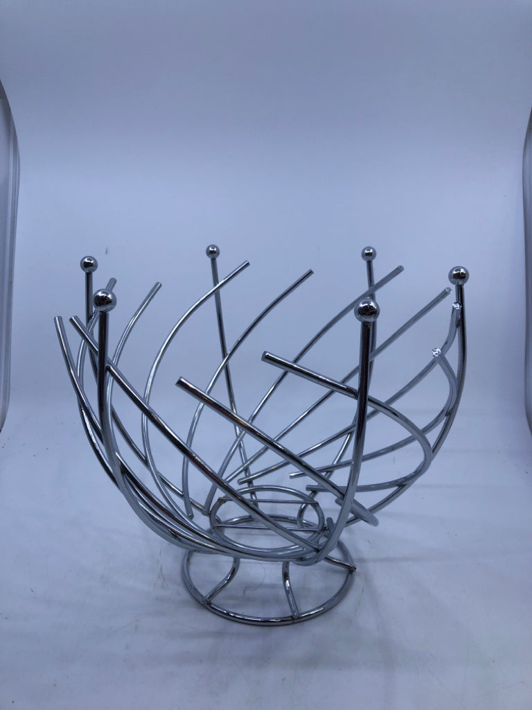 SILVER METAL FRUIT BASKET.