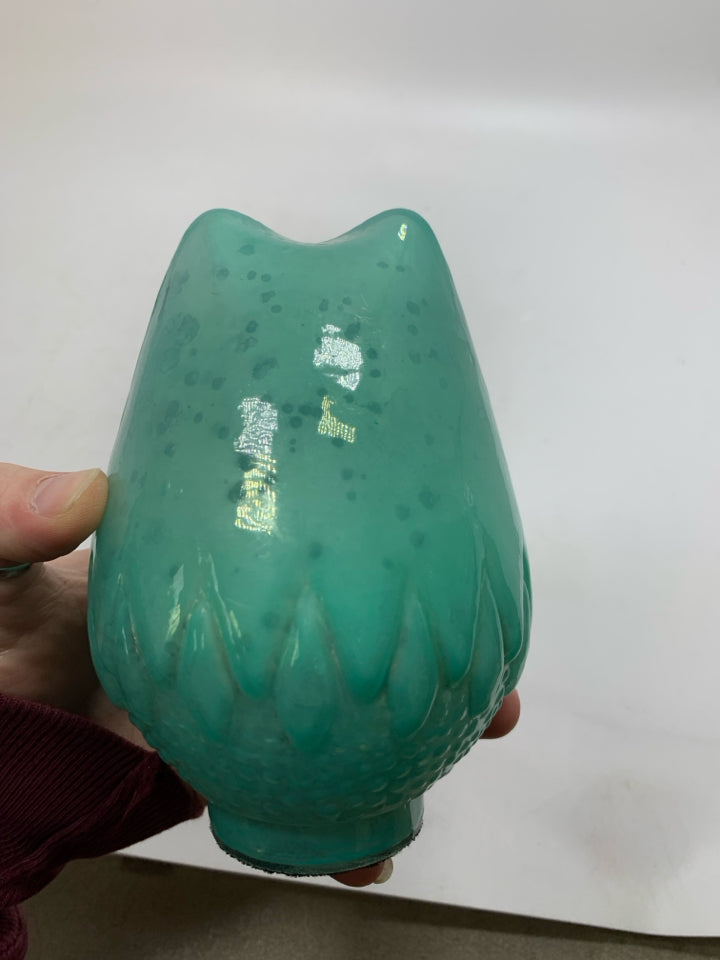 TEAL GLASS OWL.
