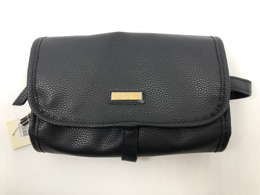 NWT TRINA TURK TRAVEL MAKEUP ORGANIZER.