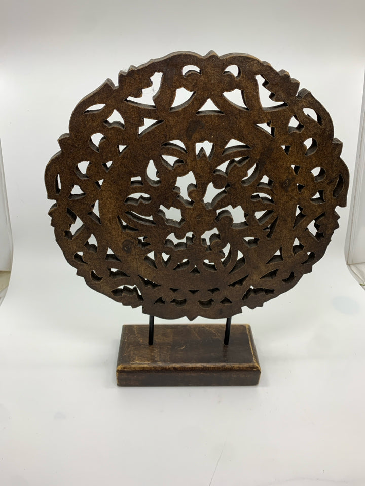 WOOD AND GOLD FLOWER MANDALA SHELF DECOR.
