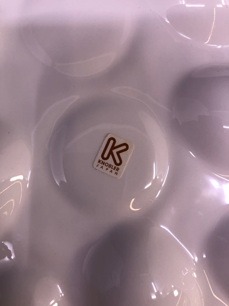 10 SLOT DEVILED EGG PLATTER W/BLUE S&P ROOSTERS.