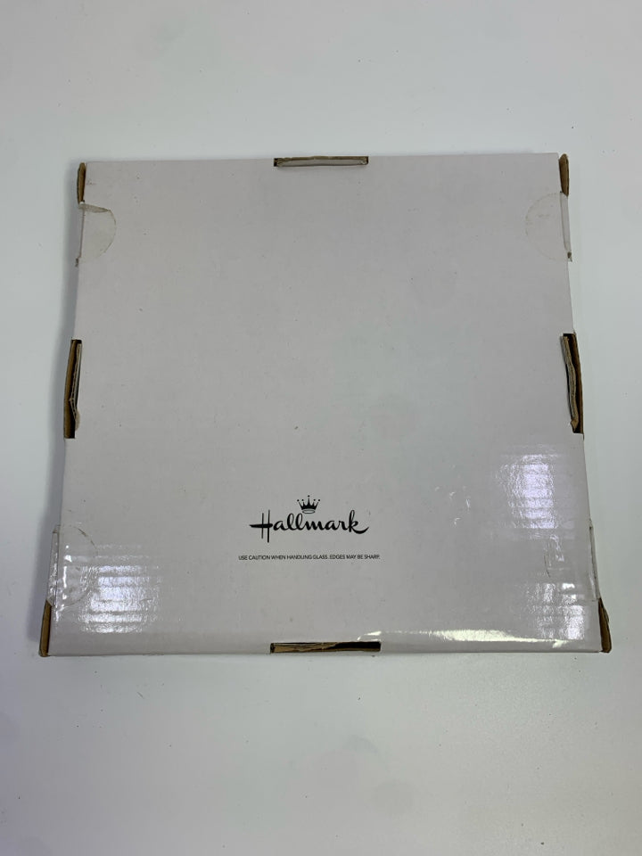 NIP BAPTISM FRAME W/JEWELED CROSS.