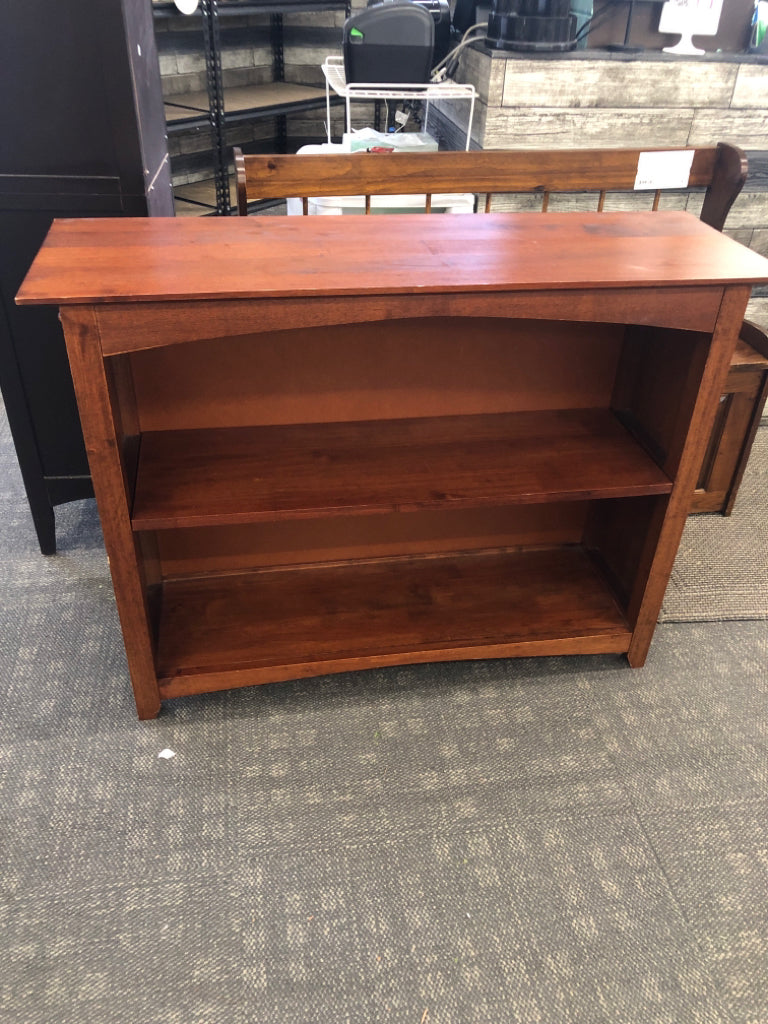 2 SHELF WOOD BOOKCASE.