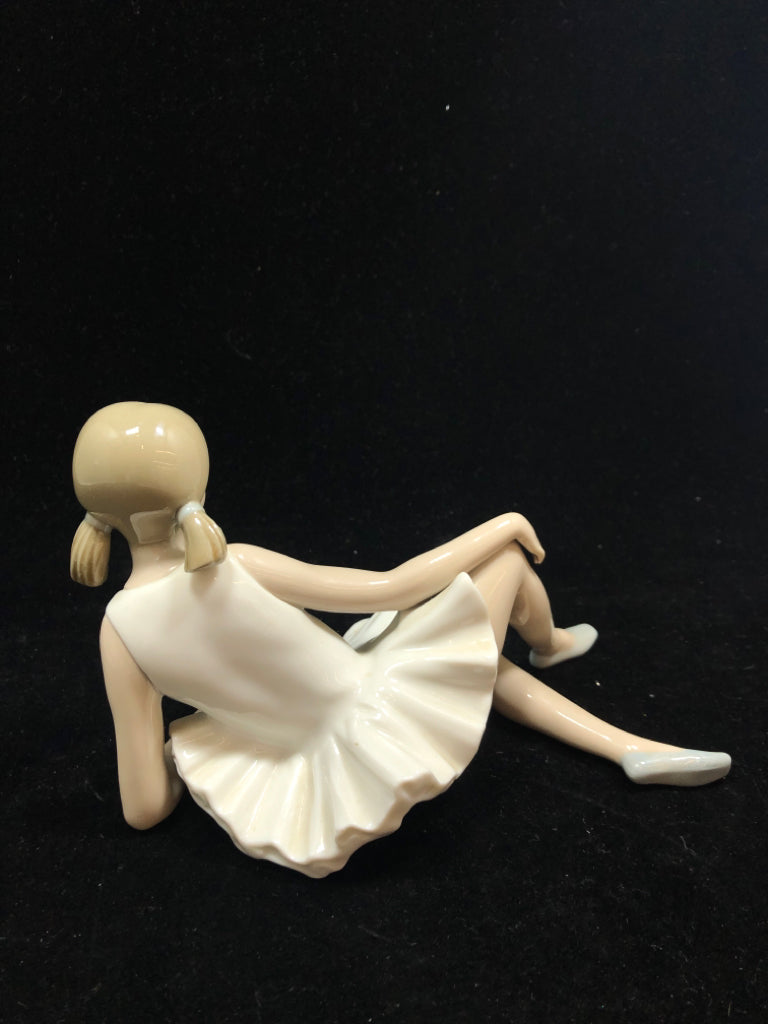 VTG PORCELAIN GIRL BALLERINA FIGURE.