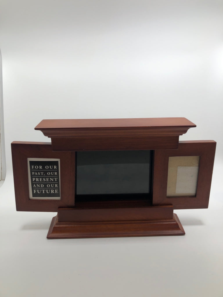 3 IN 1 WOOD SLIDING PICTURE FRAME.