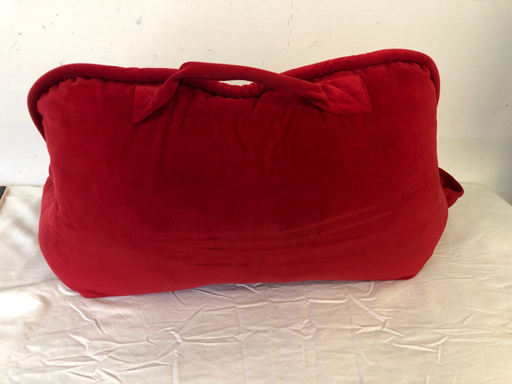 RED BOYFRIEND SITTING UP PILLOW.