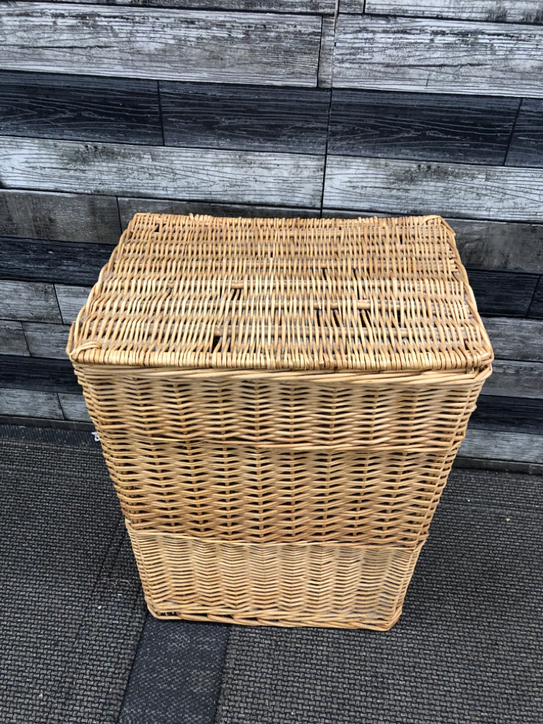 WOVEN HAMPER.