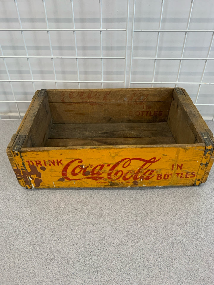 VTG ORANGE COCA COLA CRATE.