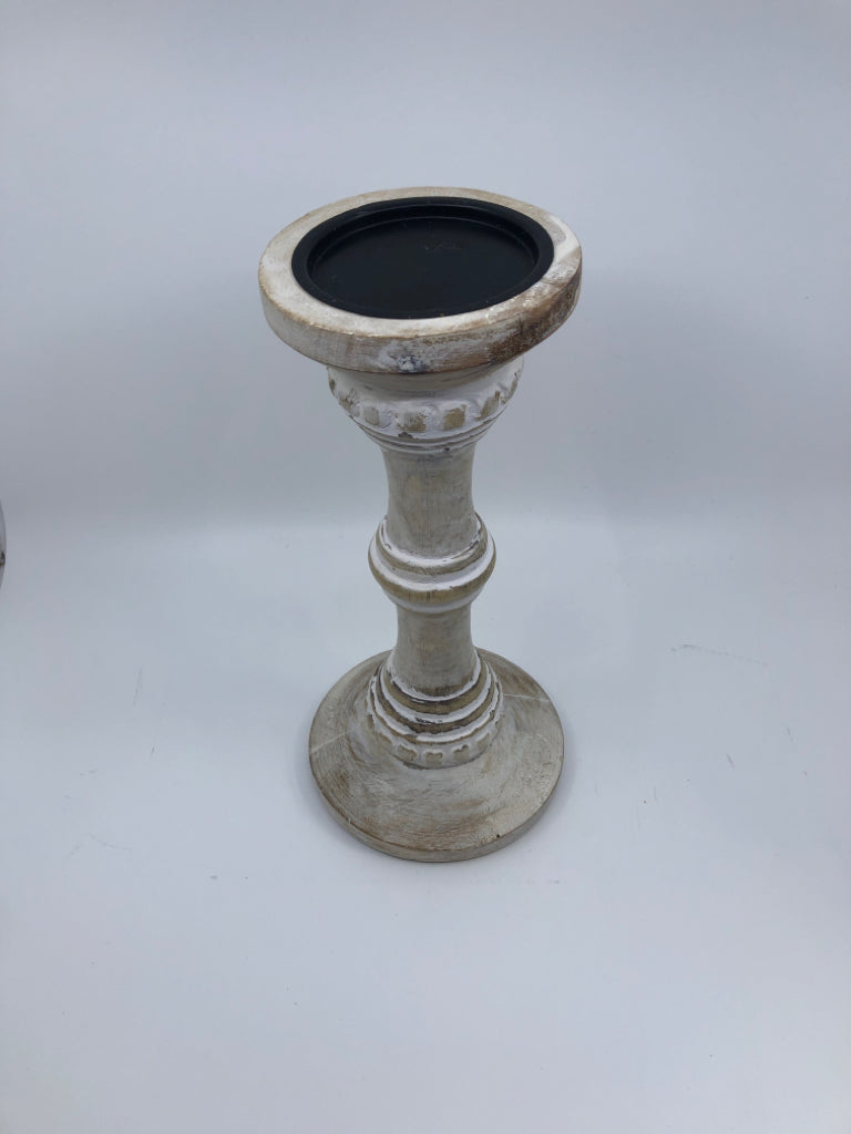 DISTRESSED WHITE WOOD PILLAR CANDLE.