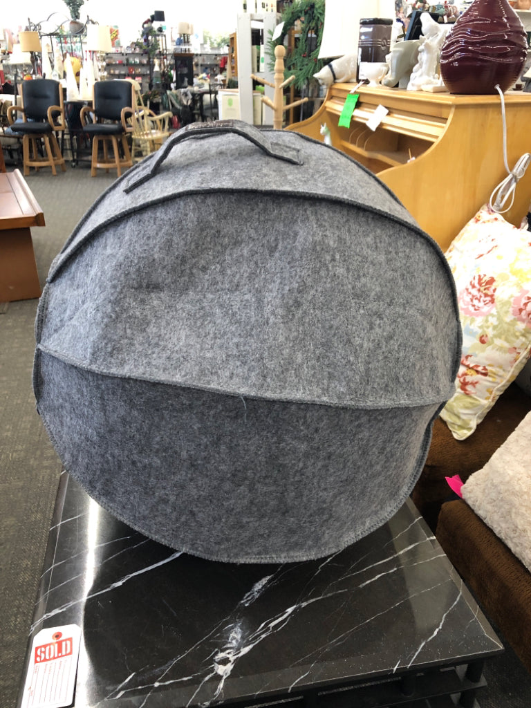 PROBODY GREY PILATES BALL + FELT COVER.
