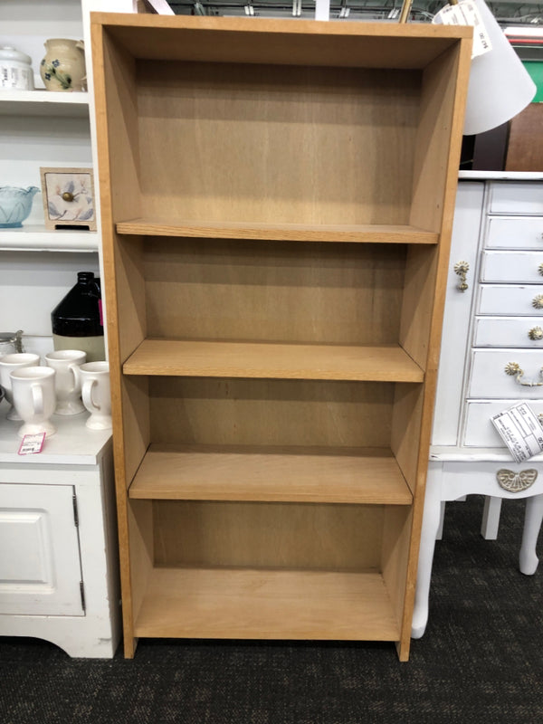 5 SHELF LIGHT WOOD BOOKCASE.