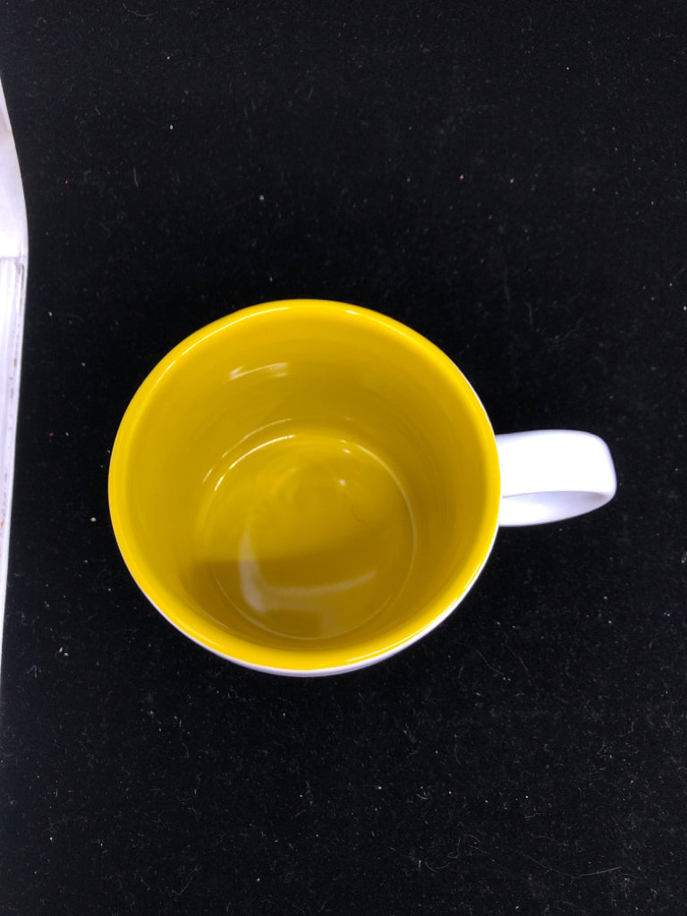 WHITE FOCUS MUG.