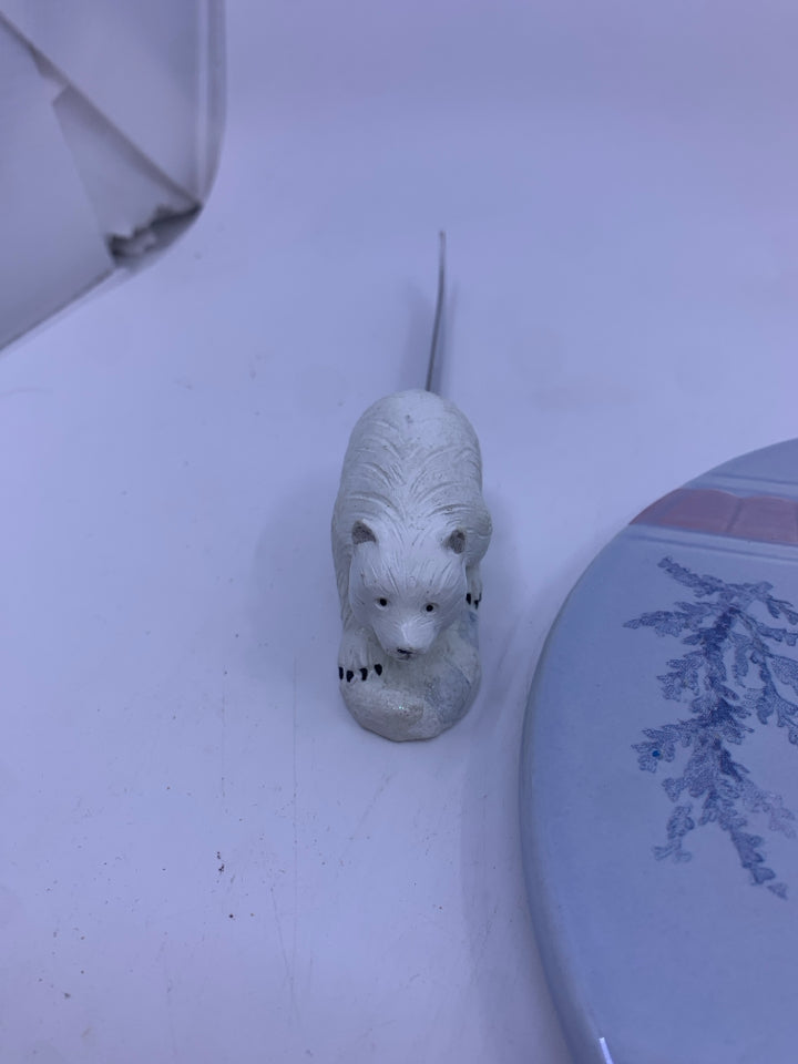 NIB PFALTZGRAFF CHEESE PLATE W POLAR BEARS.