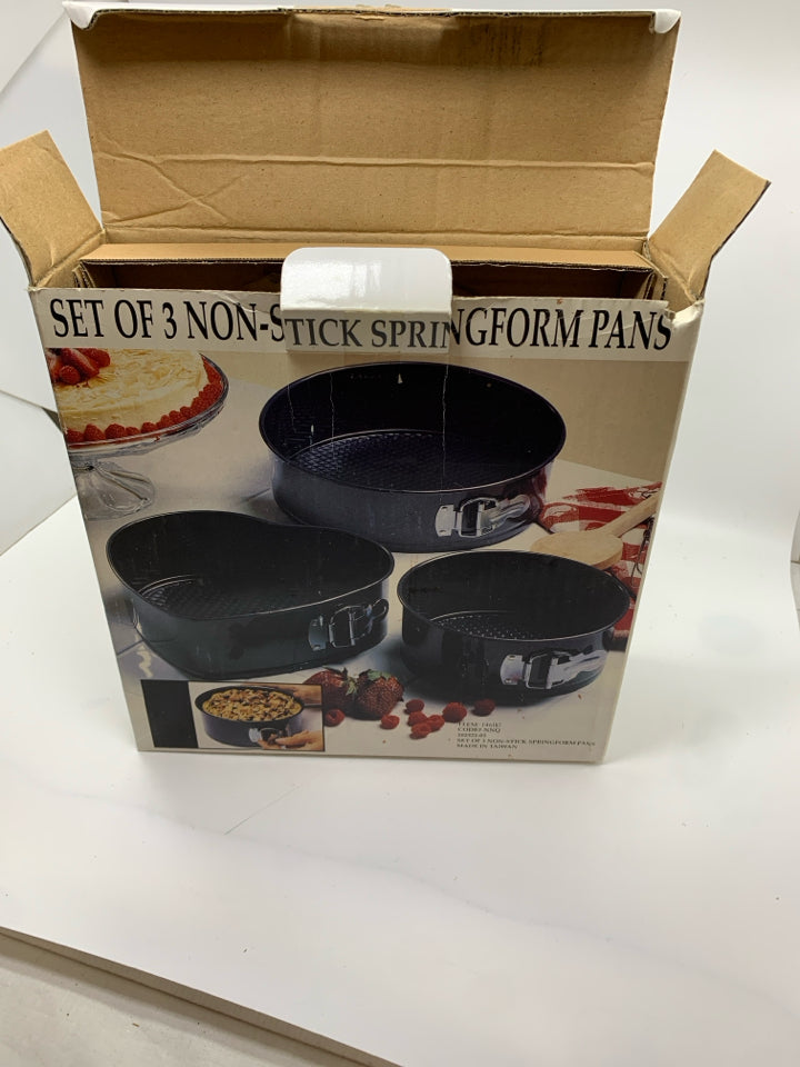 3 NIB NONSTICK SPRINGFORM PANS.