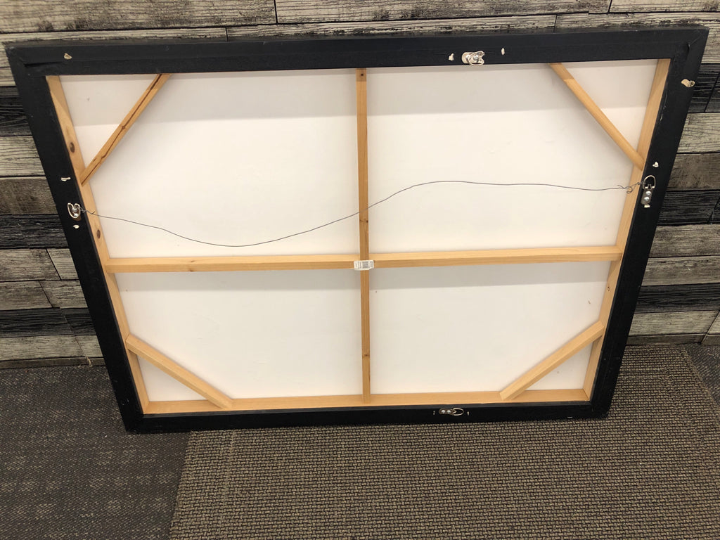 LARGE GREY/GREEN CIRCLE ABSTRACT WALL HANGING IN BLACK FRAME.