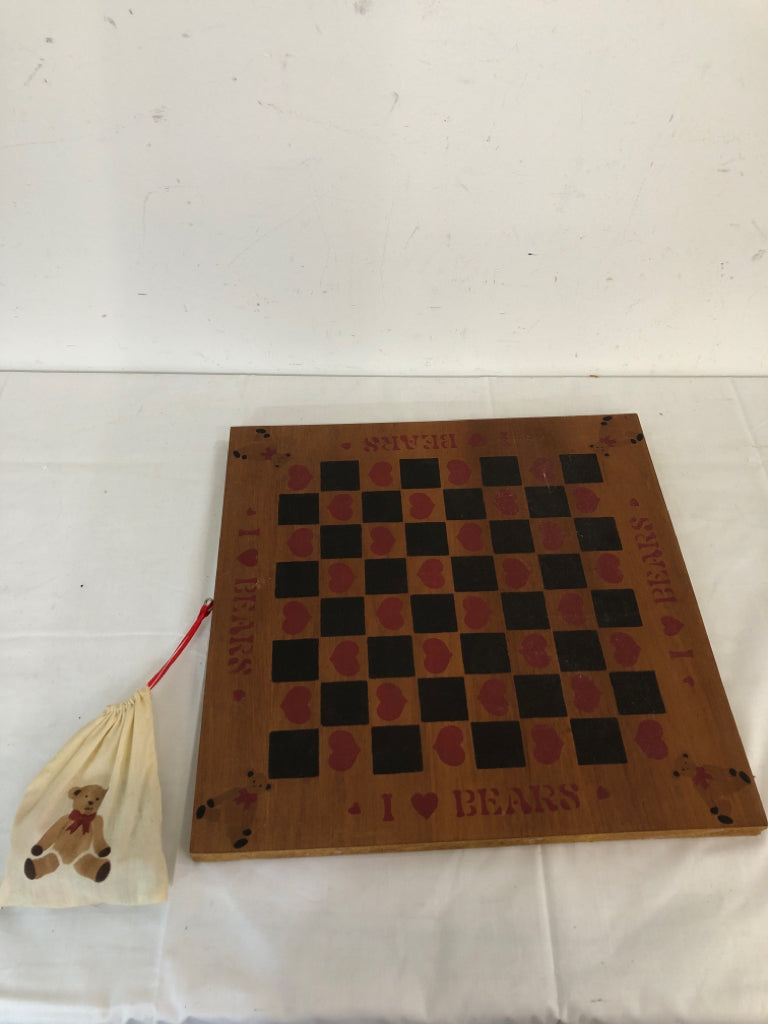 VTG I HEART BEARS WOOD CHECKERED BOARD.