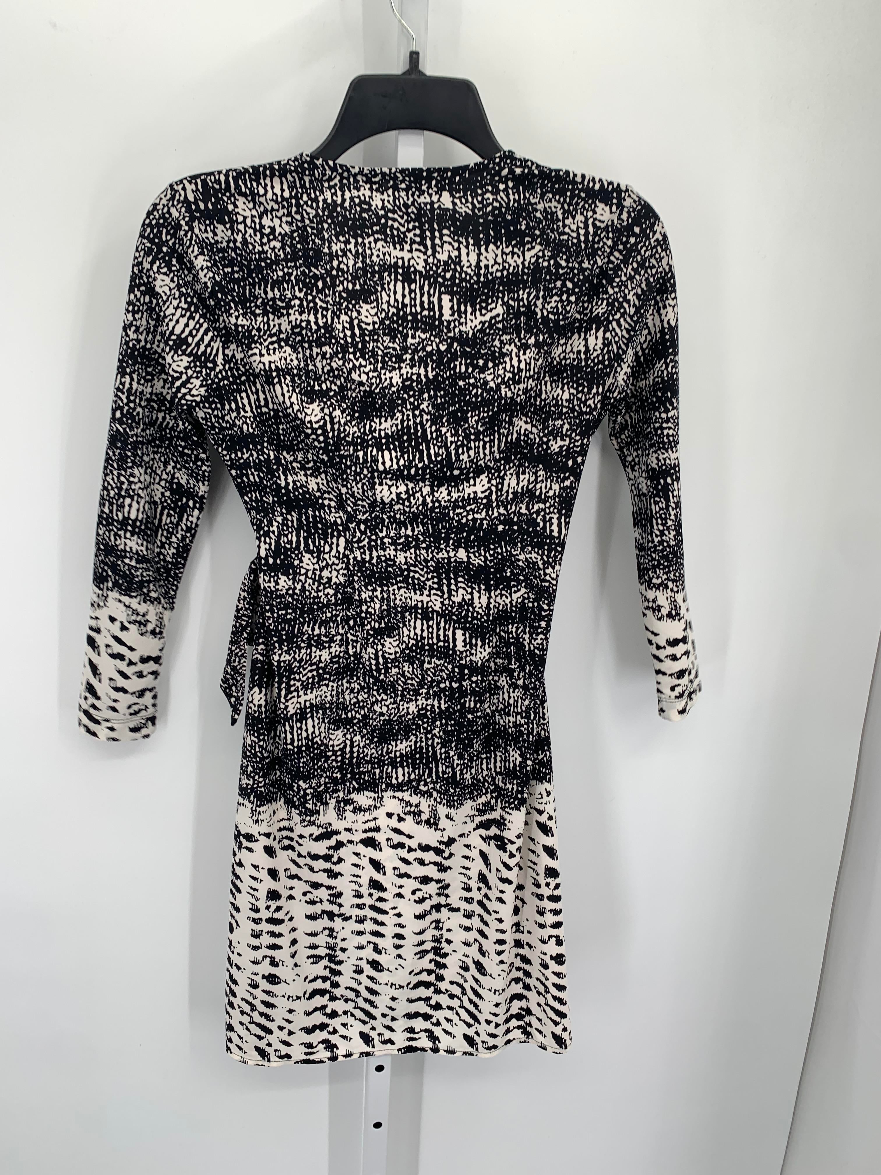 BCBG Size X Small Petite Petite Long Sleeve Dress