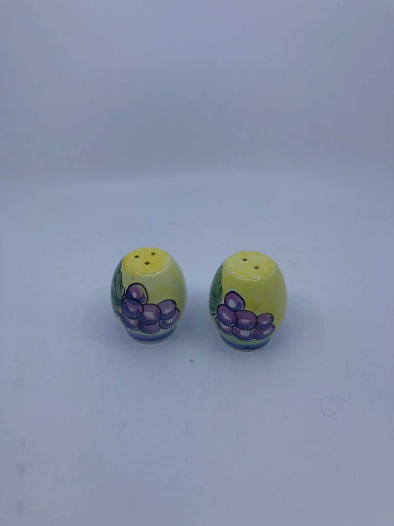 YELLOW GRAPE PAINTED SALT AND PEPPER SHAKERS.