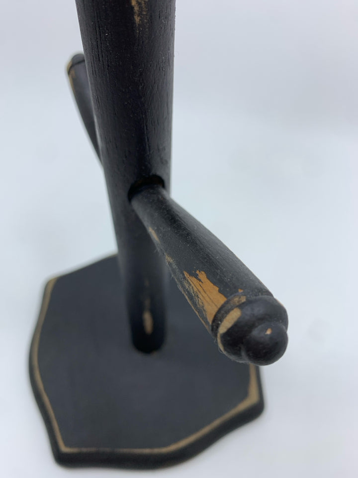 BLACK DISTRESSED WOODEN MUG TREE.