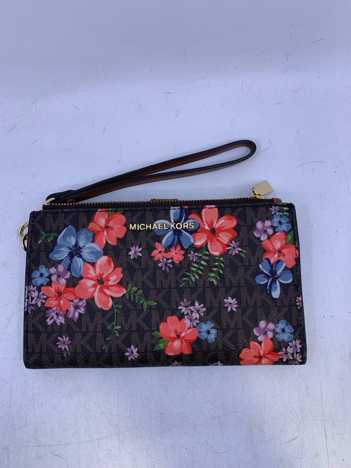 Michael Kors Jets Set Double Zip Floral Wristlet *Minor Interior Wear/Marks