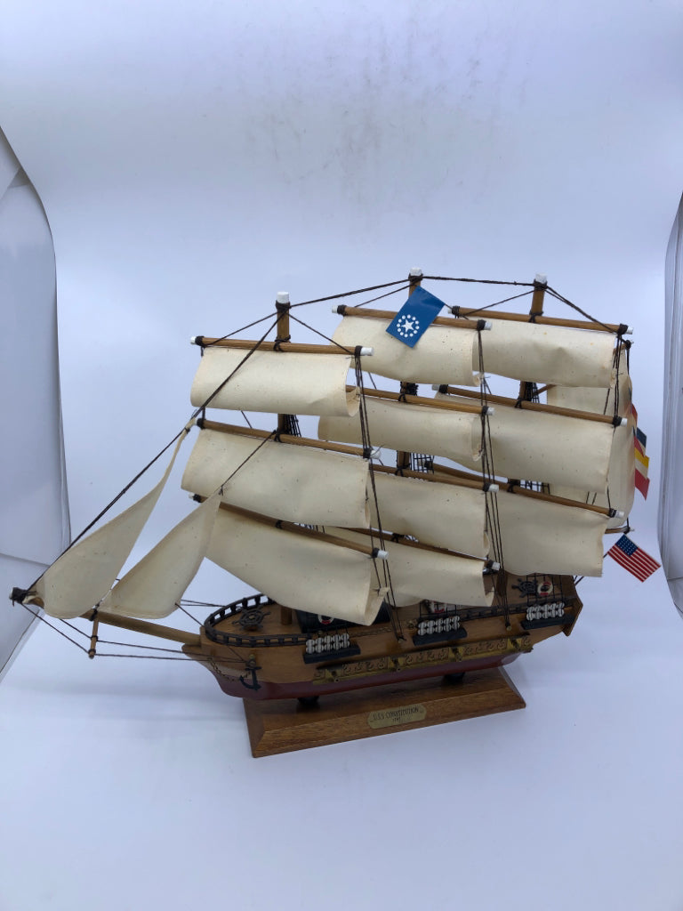 USS CONSTITUTION MODEL SHIP.