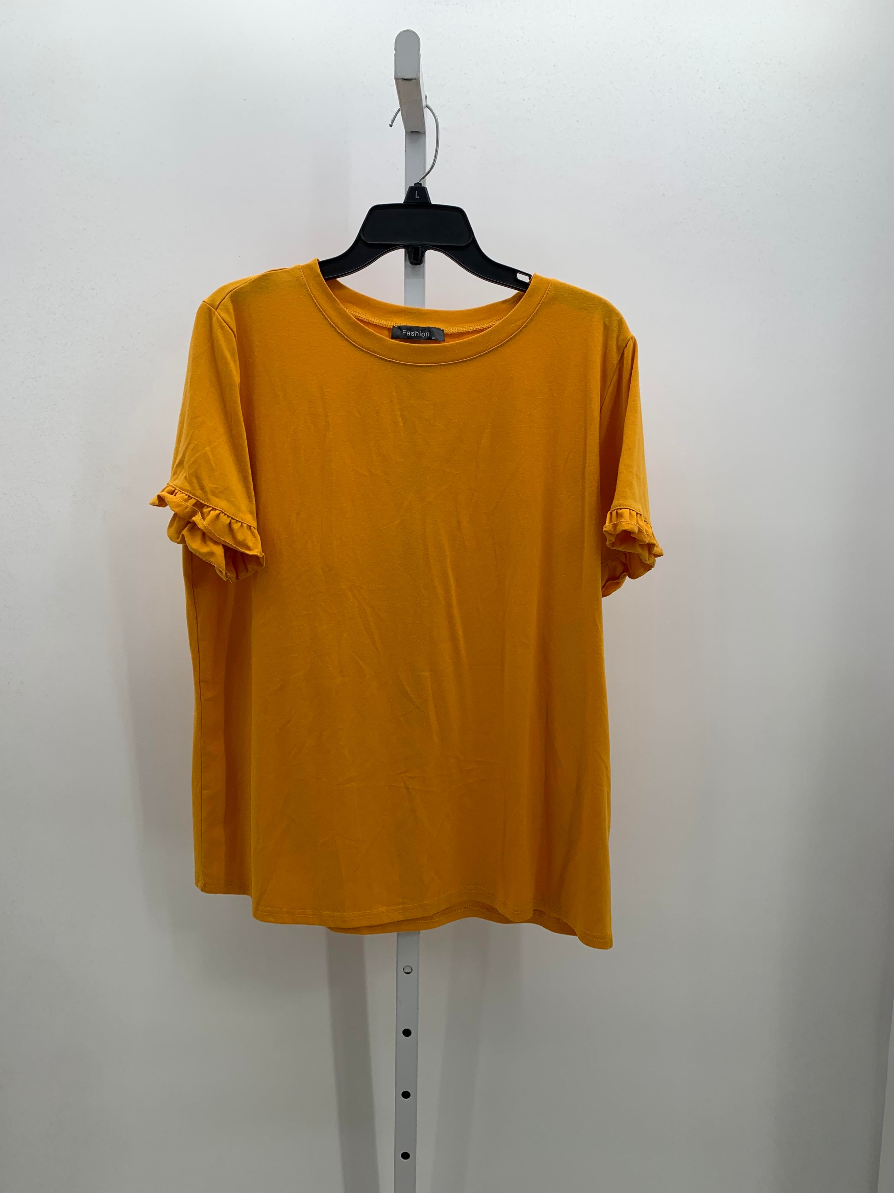 Size Extra Large Misses Short Sleeve Shirt