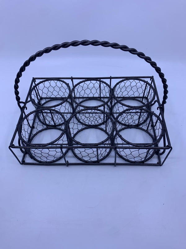 CHICKEN WIRE 6 SECTION DIVED BASKET W/ HANDLE.