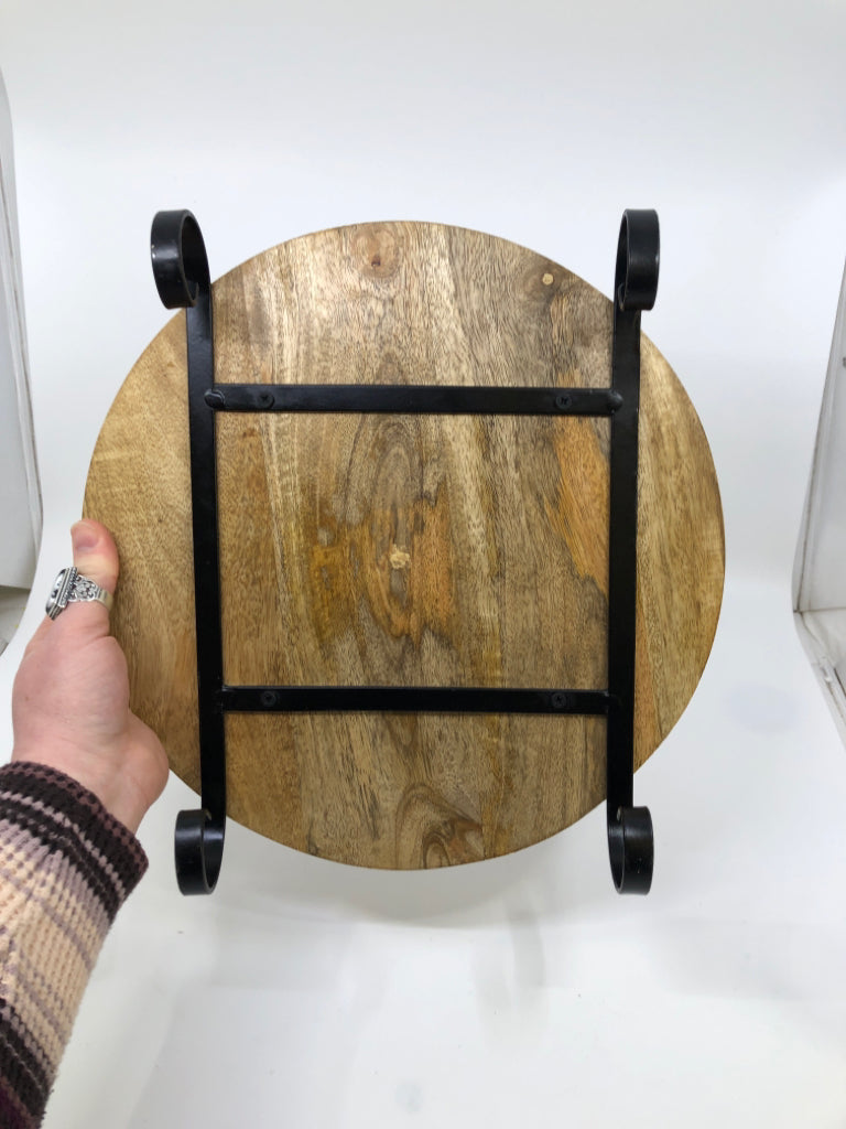 METAL FOOTED CENTERPIECE W/ WOOD TOP.