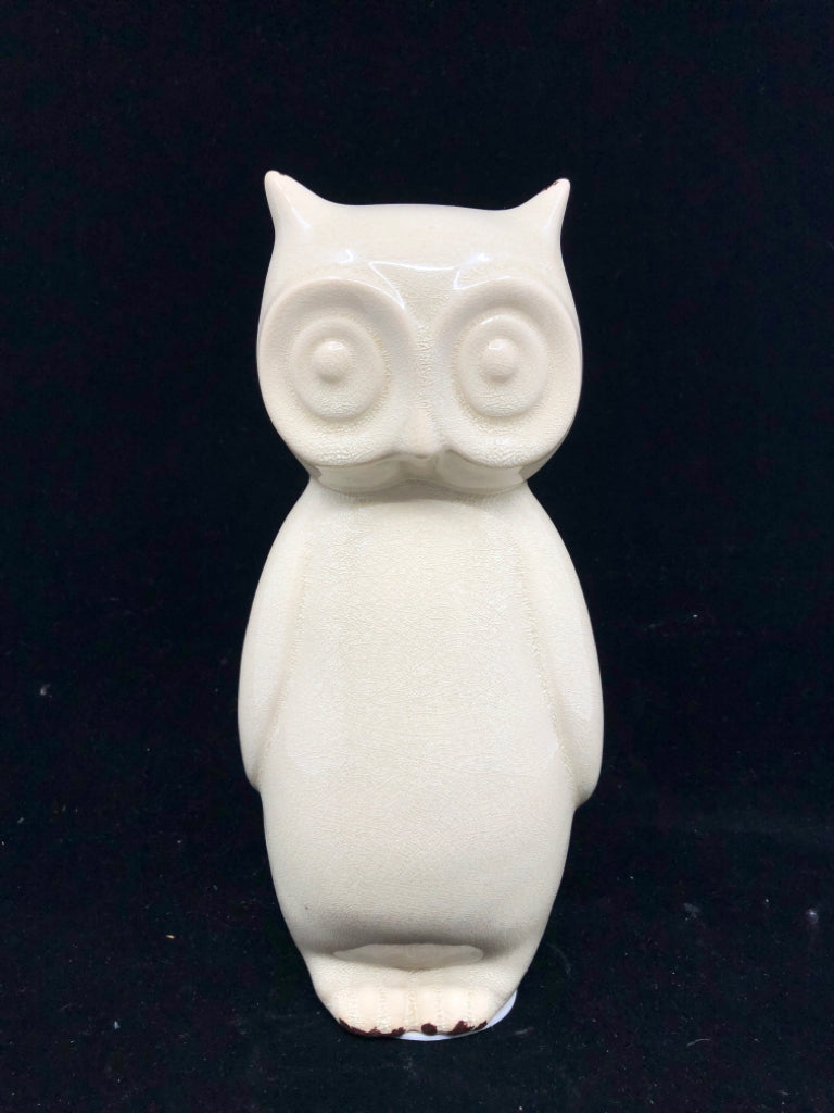 CREAM CERAMIC CRACKLE DESIGN OWL.