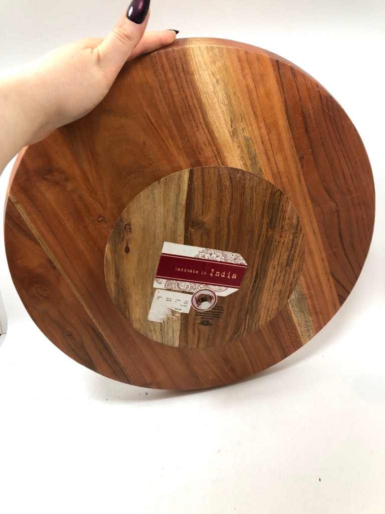 WOODEN LAZY SUSAN.
