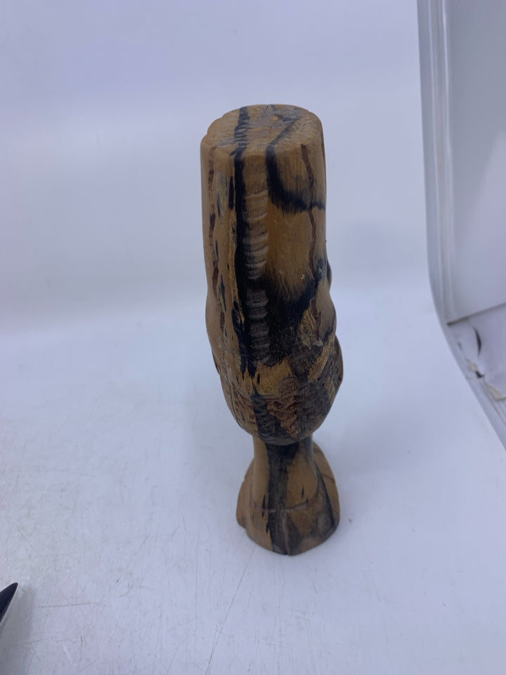 2-TONED WOOD CARVED FOLK ART HEAD/NECK.