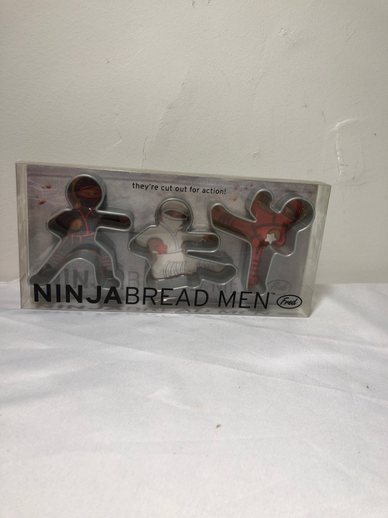 NIP Ninja bread menCOOKIE CUTTERS.