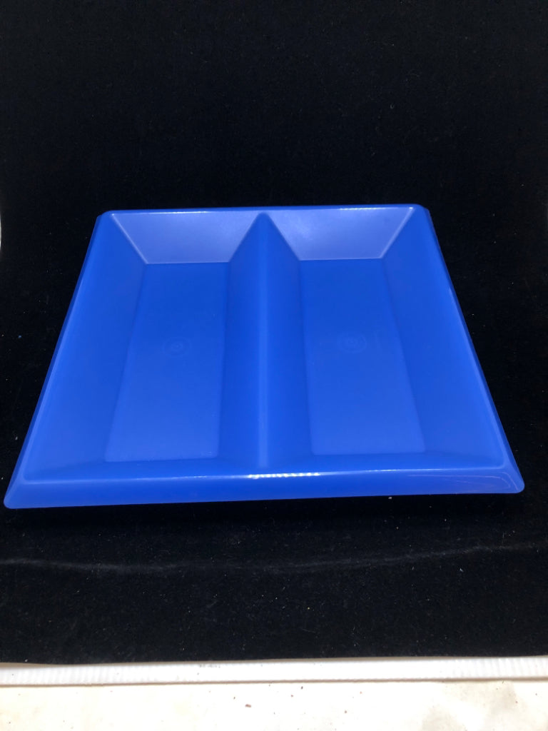 VTG "GET TOGETHER" BUFFET TRAY - TUPPERWARE BLUE.