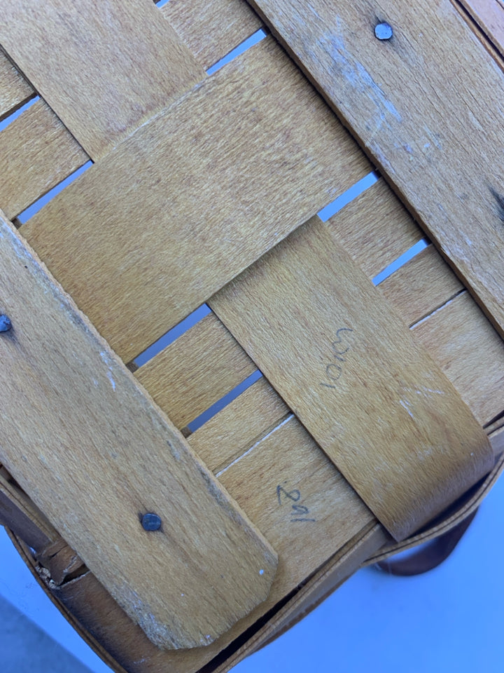 1997 BREAD BASKET W/ PROTECTOR LEATHER HANDLES.