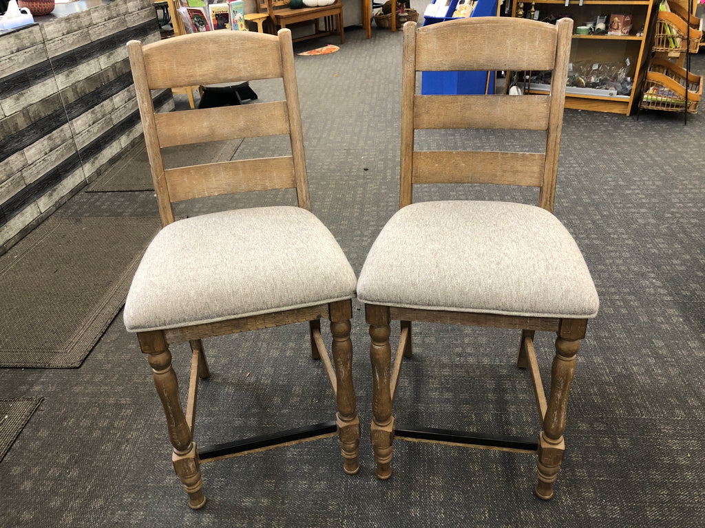 2 GREY PLUSH SEAT CHAIRS.