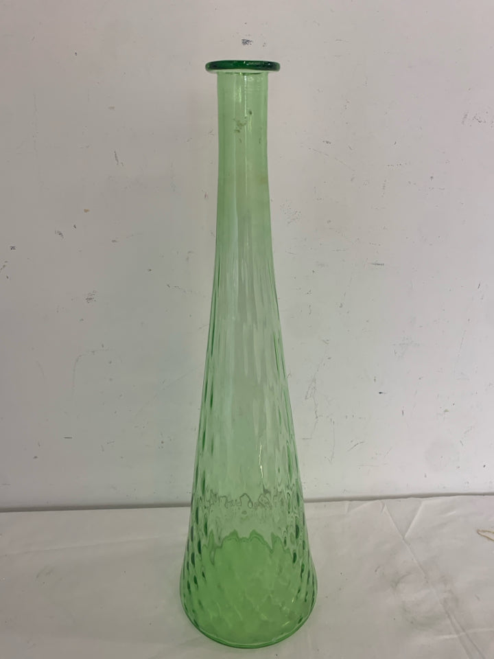 GREEN GLASS VASE W/NARROW NECK.