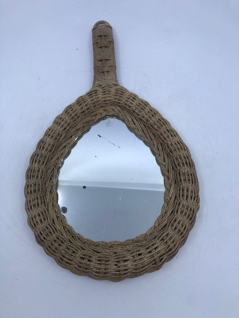 VTG TAN WICKER WALL HANGING MIRROR.
