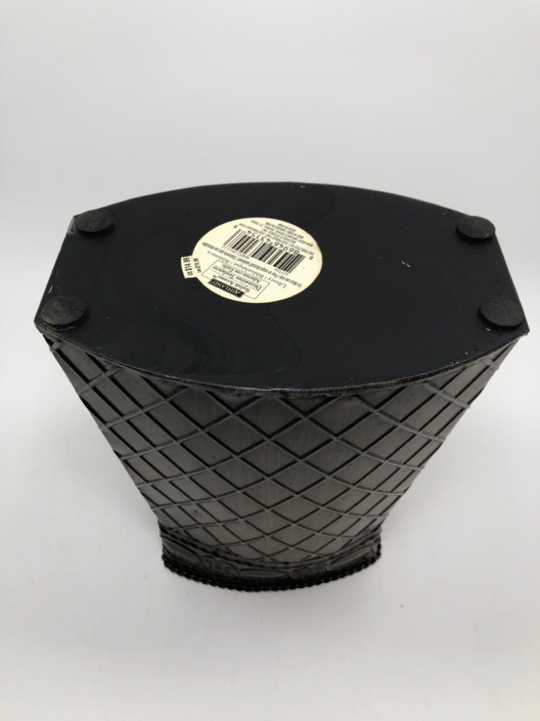 EMBOSSED TIN ACCENT VASE.