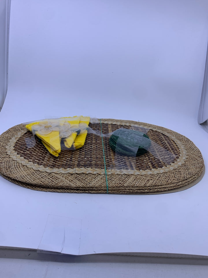 4 OVAL WOVEN PLACEMATS W/4 COASTERS, 4 YELLOW NAPKINS.