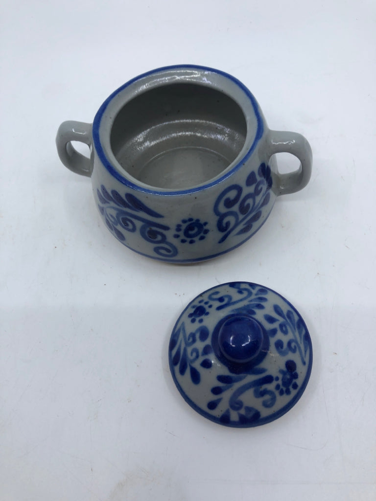 BLUE GREY POTTERY SUGAR BOWL W LID AND HANDLES.