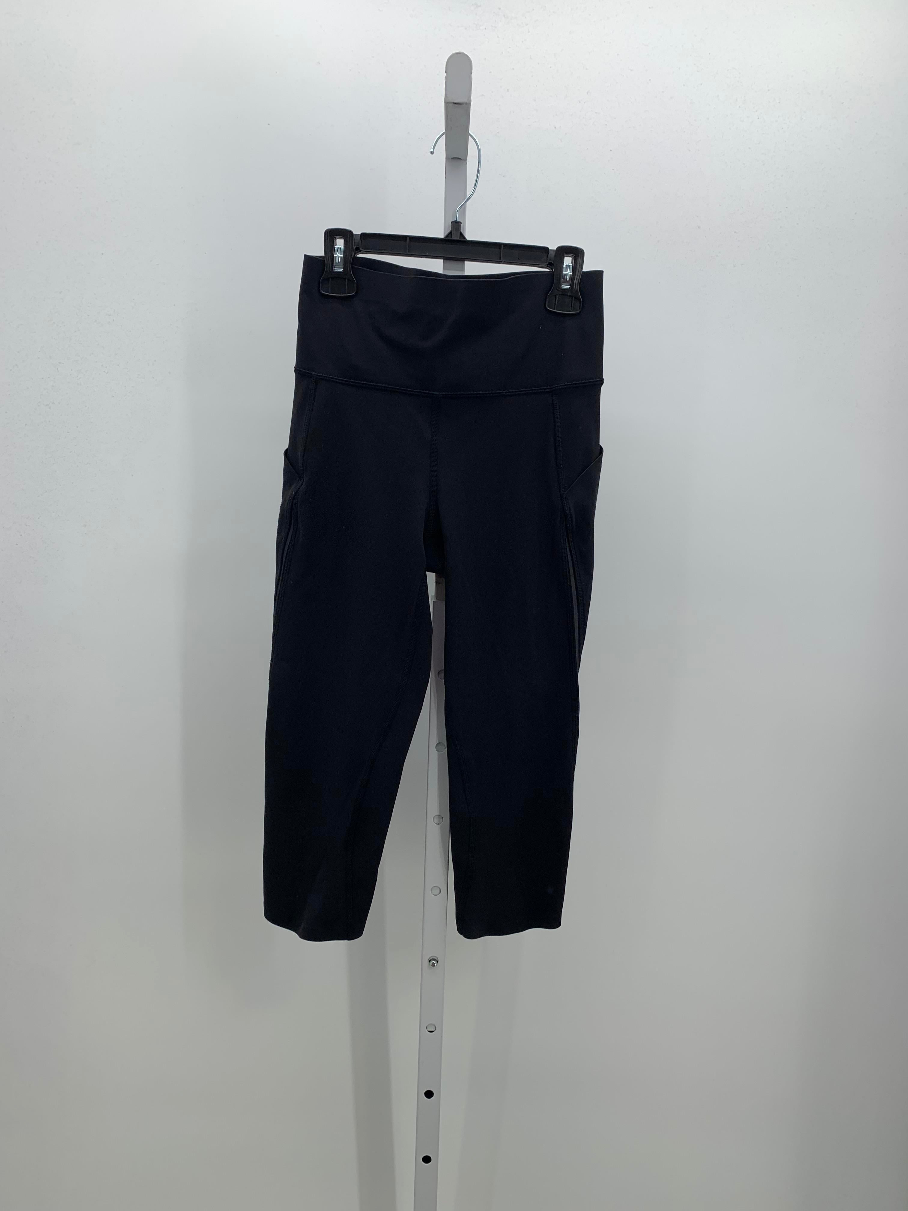 Lululemon Size 4 Misses Capri Pants